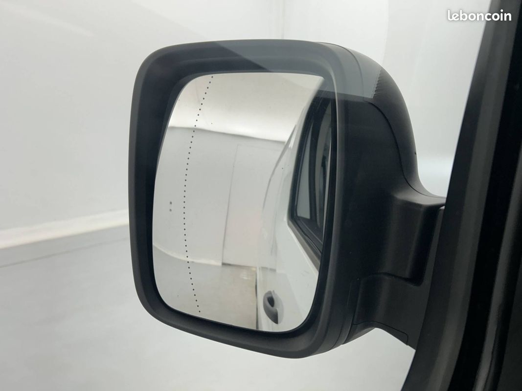 RENAULT FG CF L1H1 3T blue dci 130 E6E (image 25)