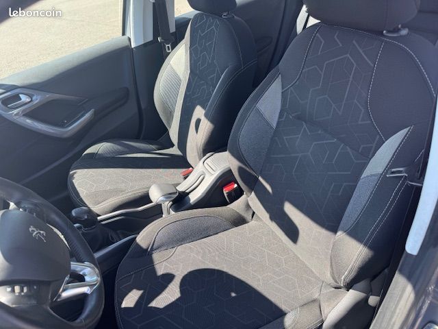 Peugeot 2008 1.6 BlueHDi 100ch S&S BVM5 Active (image 9)