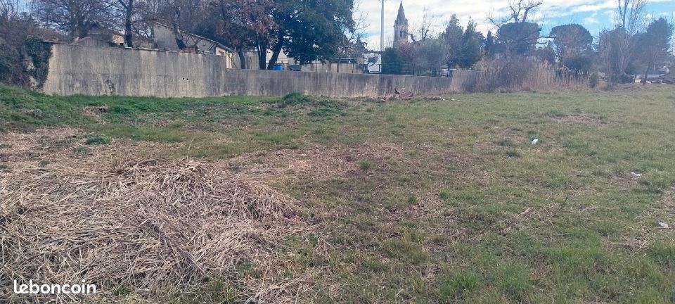 Terrain 674 m² Vagnas · 72 000 €