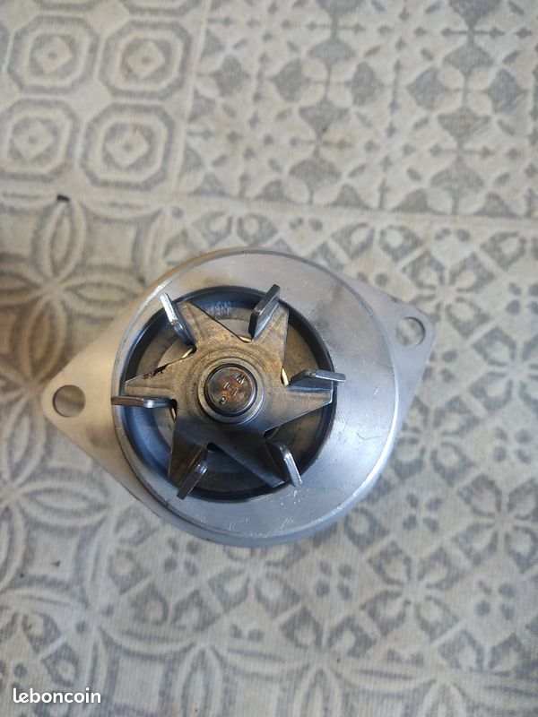 Pompe à eau Peugeot 106 (image 3)
