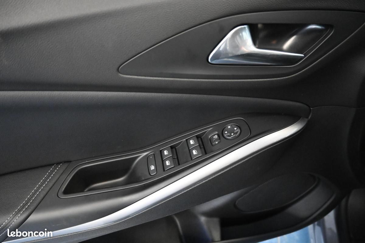 Opel grandland Hybrid 225 ch BVA8 Elegance Business (image 8)