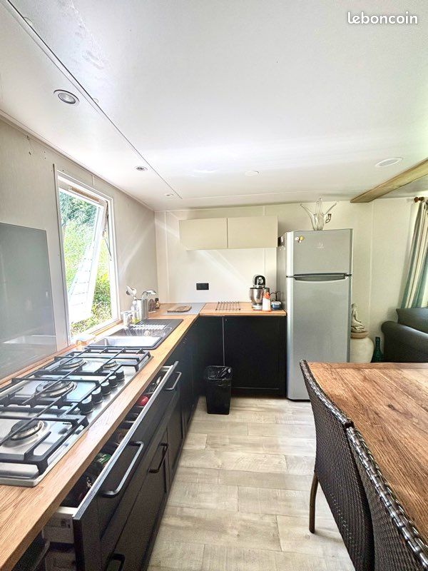 Local commercial 4 pièces 50 m² · à Villeneuve-Loubet · 50 m² · 100 000 €