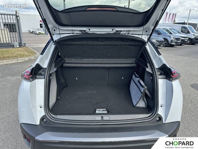 Peugeot 2008 Hybrid 145 e-DCS6 GT Exclusive (image 8)