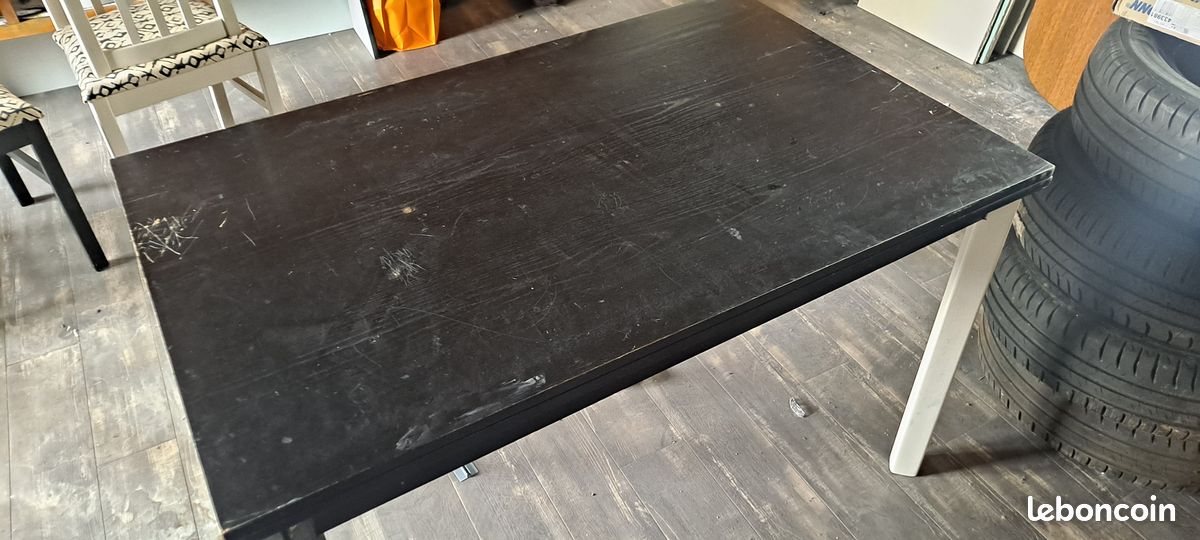 Donne table et chaises (image 2)