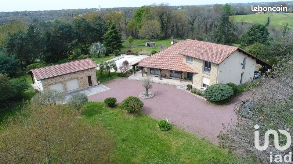 Propriété 7 pièces 274 m² - Horsarrieu 40700 (image principale 0)