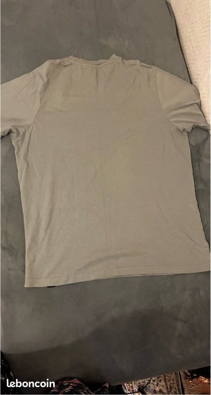 T-shirt (image 2)