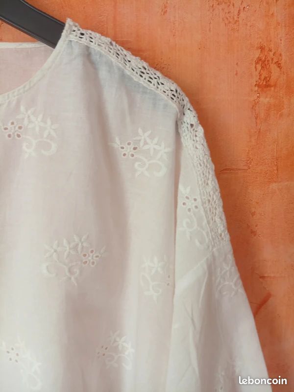 Blouse blanche femme Zara – broderies anglaises – manches longues – style bohème (image 3)