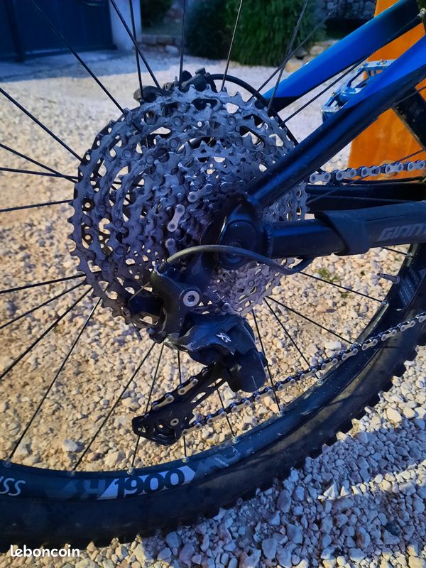 Vélo géant bleu taille M (image 1)