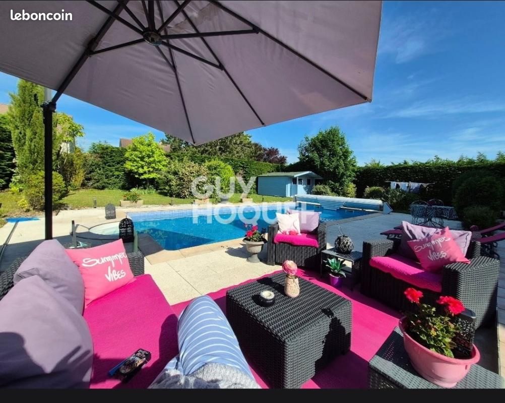 Maison 8 pièces 232 m² · à Chevigny-Saint-Sauveur · 232 m² · 605 000 €