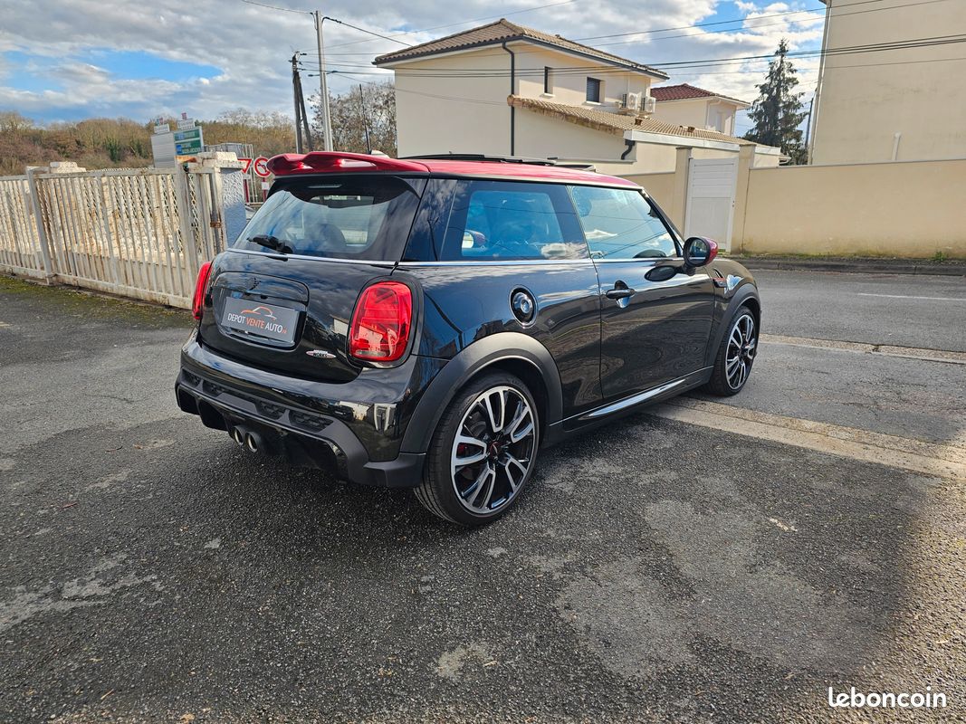 Mini Cooper JCW 231ch BVA8 John Cooper Works - Toit Ouvrant, HUD, Caméra (image 4)