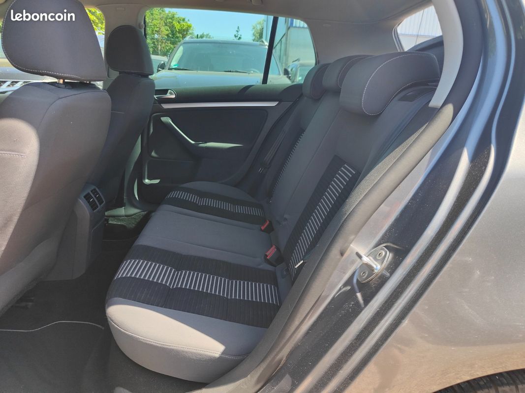 Volkswagen GOLF V 1.9 Tdi 105 CH United * SUIVI COMPLET * GARANTIE (image 9)