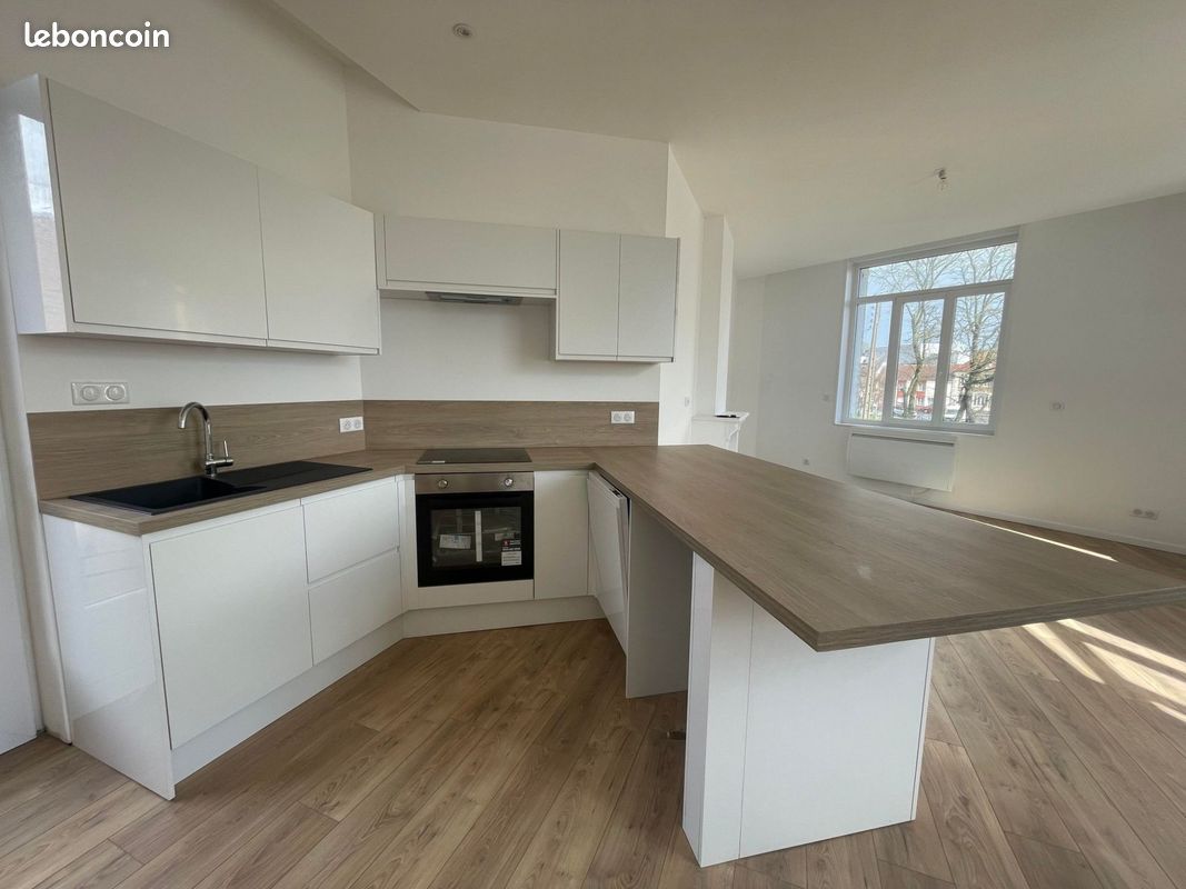 Appartement 4 pièces 96 m² · à Cambrai · 96 m² · 750 €