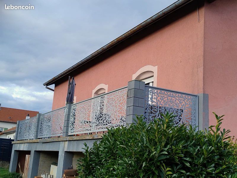 Maison 9 pièces 198 m² · à Longchamp · 198 m² · 250 000 €