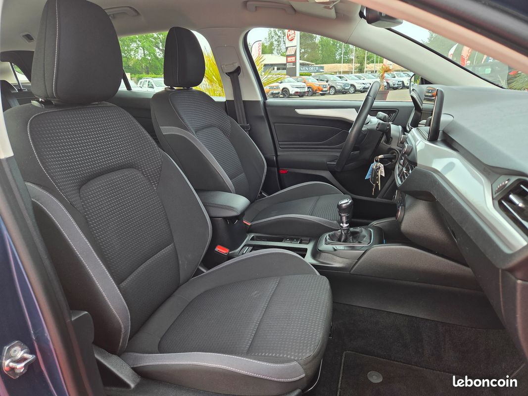 Ford Focus SW 1.5 L Ecoblue 120 CH "Titanium" 1ère Main (image 3)