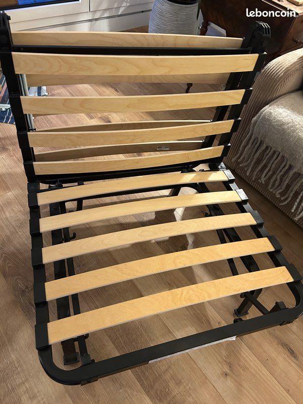 Structure chauffeuse convertible IKEA pour petit espace (image 3)