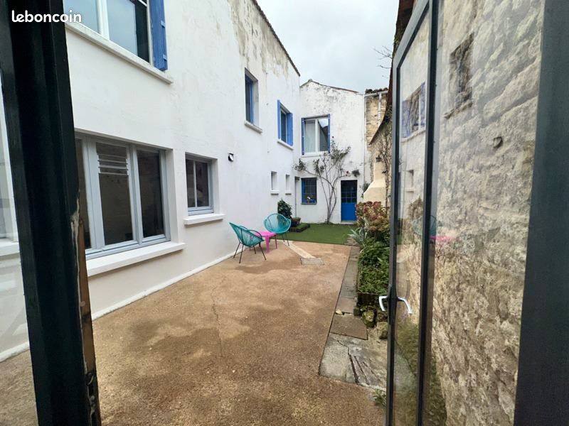 Maison 5 pièces 177 m² · à Fontenay-le-Comte · 177 m² · 160 500 €