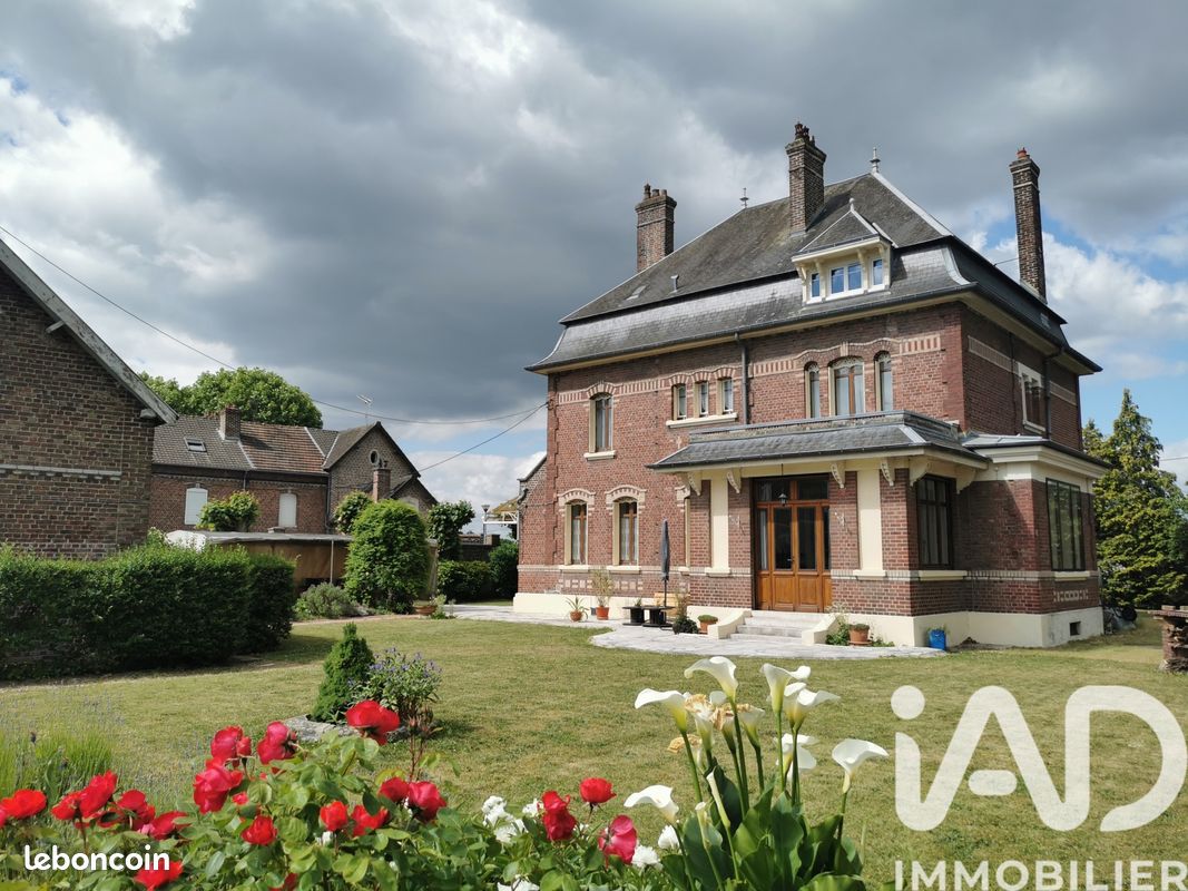 Maison 12 pièces 350 m² · à Tergnier · 350 m² · 370 000 €