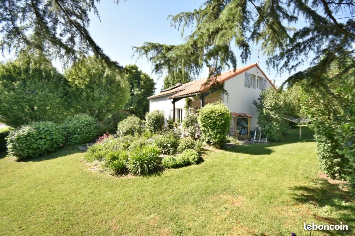Maison 8 pièces 143 m² · à La Séguinière · 143 m² · 267 750 €