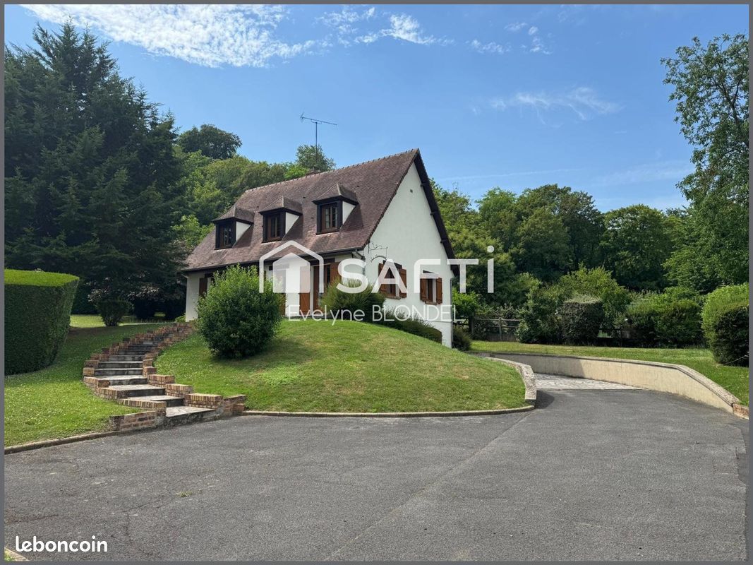 Maison 6 pièces 132 m² · à Cambronne-lès-Clermont · 132 m² · 320 000 €