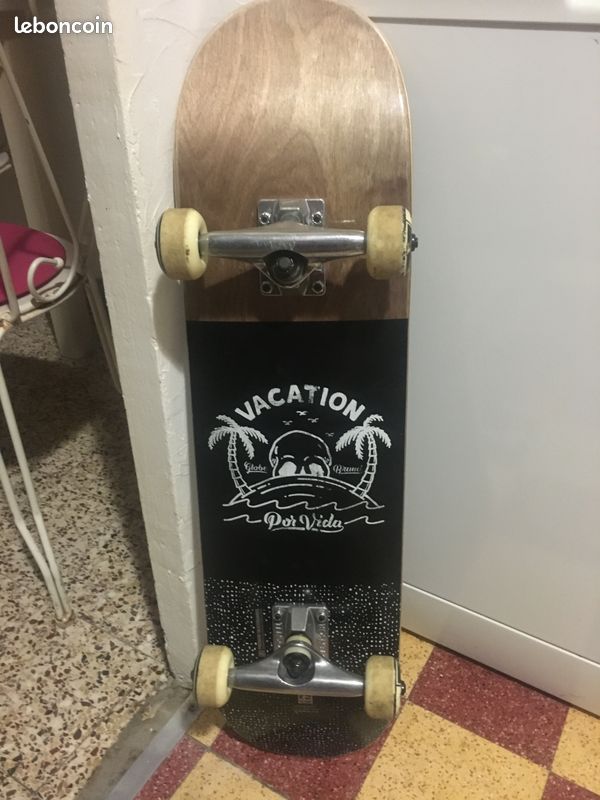 Skate board globe neuf (image 1)