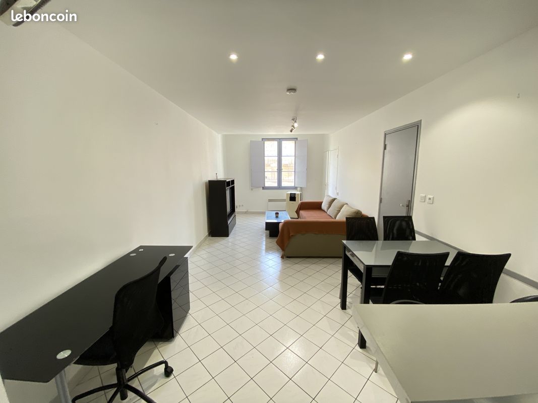 Appartement 2 pièces 46 m² · à Toulon · 46 m² · 715 €