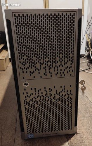 Serveur HP ProLiant ML350p Gen8 (image 1)