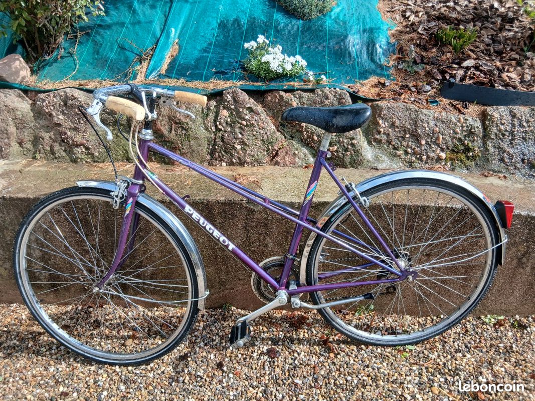 Velo Course Dame Peugeot Rose - Les Mains Dans Le Guidon Wazemmes
