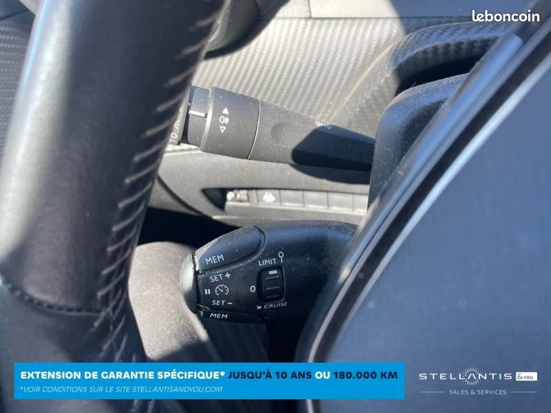 Peugeot 208 PureTech 100 S&S BVM6 Style (image 25)