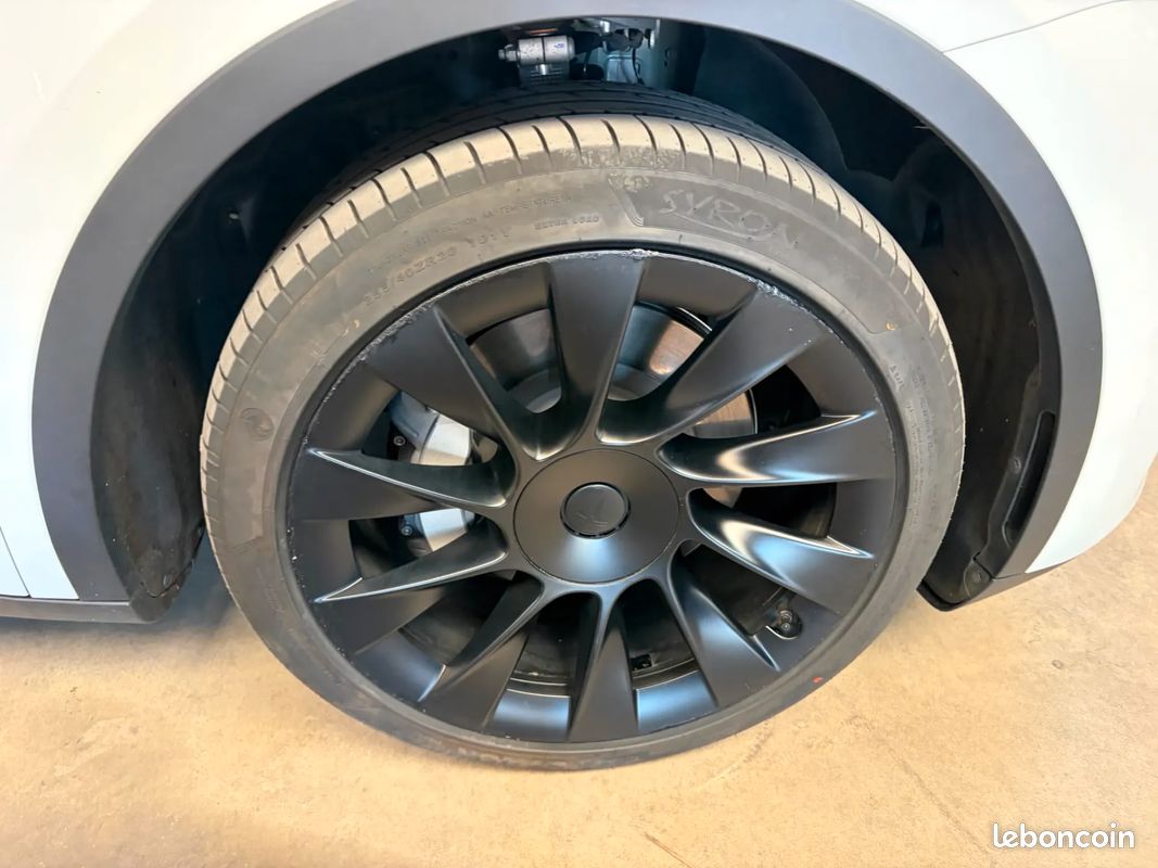 TESLA Model Y Electrique 264 ch Standard - 2022 - 58 500 km - Mode sentinelle - Attelage (image 23)