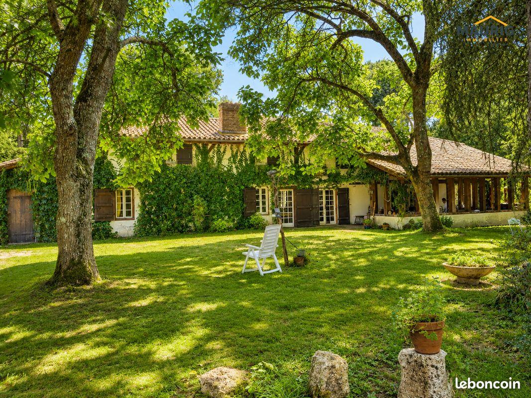 Maison 6 pièces 187 m² · à Lartigue · 187 m² · 181 000 €