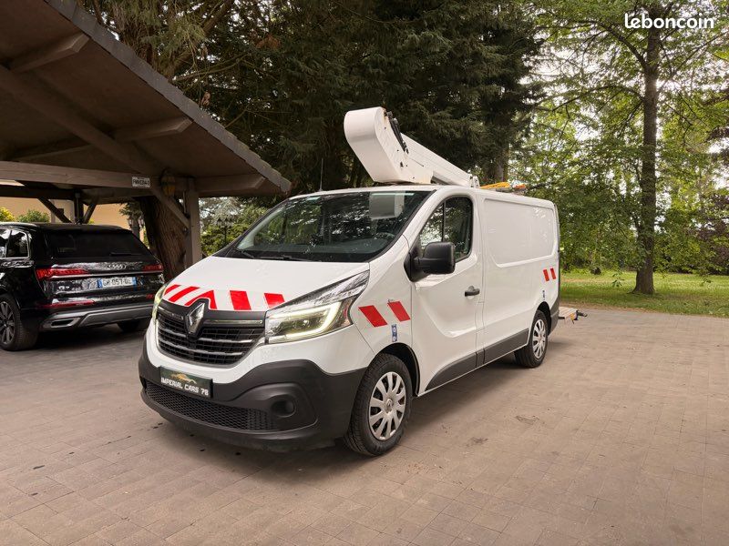 Renault Trafic L1H1 1200 kg dCi 2.0 120 ch NACELLE FGN Confort 2021