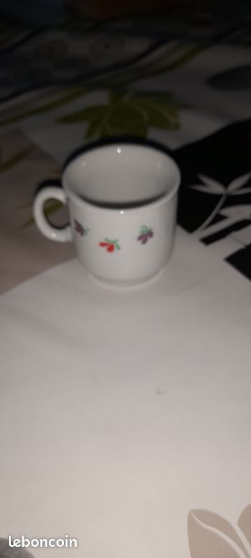Petite tasse à anse en céramique ou Porcelaine avec dessins (image 2)