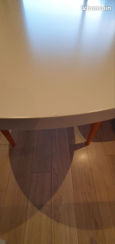 Table de salon et 4 chaises (image 7)