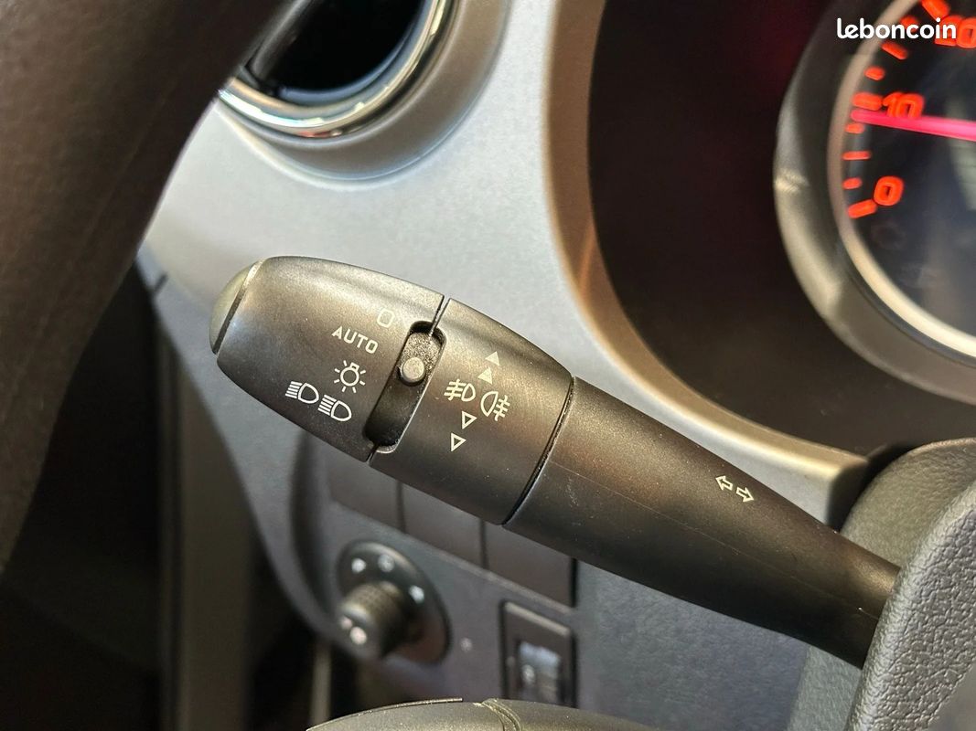 Peugeot PARTNER Outdoor 1.6 HDI 92ch - SECONDE MAIN - RÉVISION À JOUR - KIT DISTRI À JOUR (image 18)