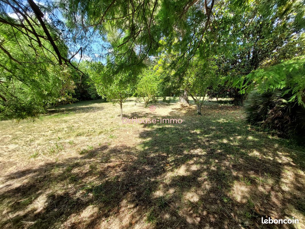 Terrain 2700 m² · à Mouriès · 2 700 m² · 515 000 €