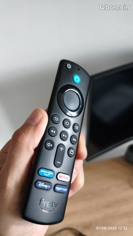 Fire TV Stick 4K Avec Télécommande Alexa - Streaming Ultra HD Dolby Vision - Contrôle TV Vocal