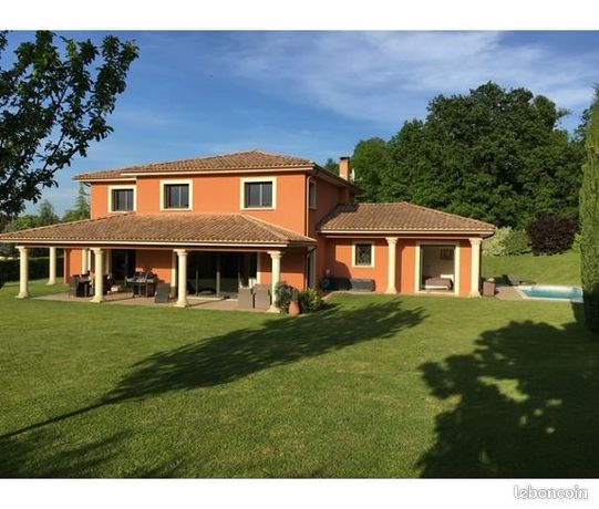 Villa 9 pièces 253 m²