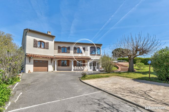 Maison 7 pièces 205 m²