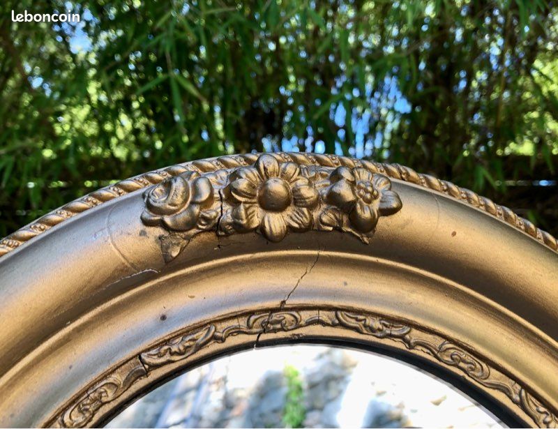 Ancien Miroir Ovale en Bois Sculpté Doré (image 5)