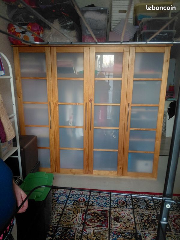 Armoire chambre pin et vitres (image 1)