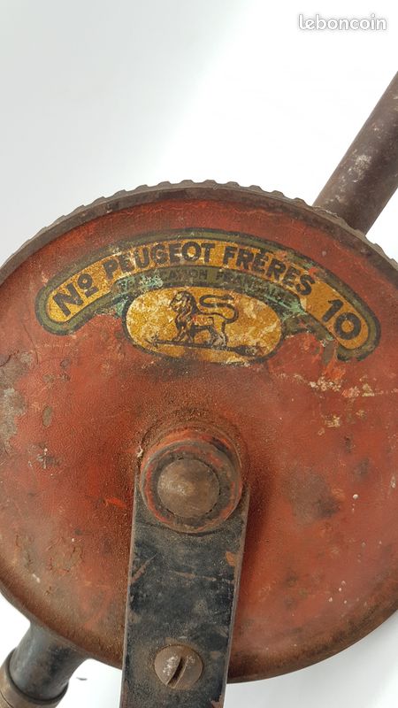Ancienne Perceuse à Main Peugeot - Chignole Vintage - Bon état Occasion
