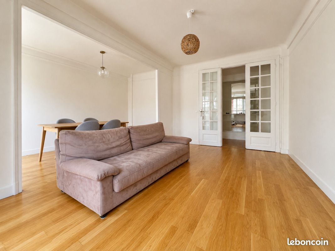 Appartement 3 pièces 82 m² · à Paris · 82 m² · 2 990 €