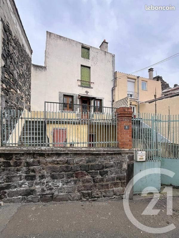 Maison 3 pièces 82 m² · à Mozac · 82 m² · 120 000 €