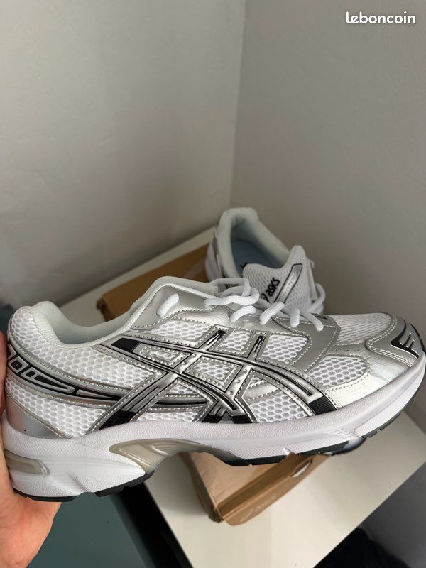 ASICS GEL-1130 Blanches – Taille 44 (image 4)