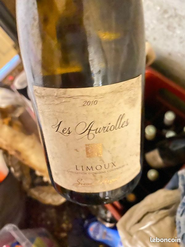 Lot de Vielles bouteilles de vins (image 2)