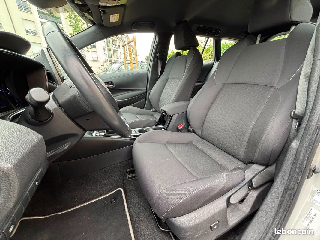 TOYOTA COROLLA TOURING SPORTS HYBRIDE MY21 122h Dynamic (image 14)