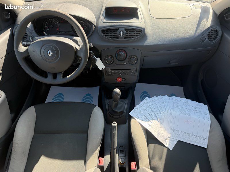 Renault CLIO III 1.2i 75ch FC/VE/RADIO CD (image 5)