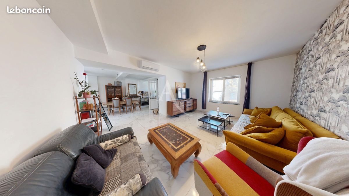 Maison 8 pièces 229 m² · à Villegly · 229 m² · 189 900 €