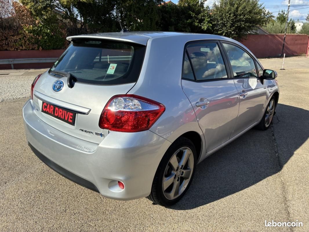 Toyota Auris Hybride 136h Dynamic 15 (image 6)