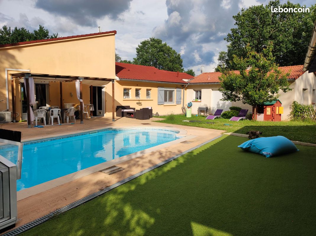 Maison 8 pièces 204 m² · à Fronton · 204 m² · 360 000 €